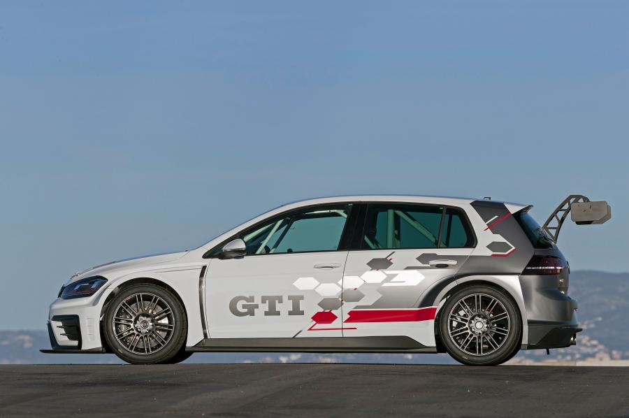  Volkswagen Golf GTI TCR 2017 года  (фото 15 из 33)